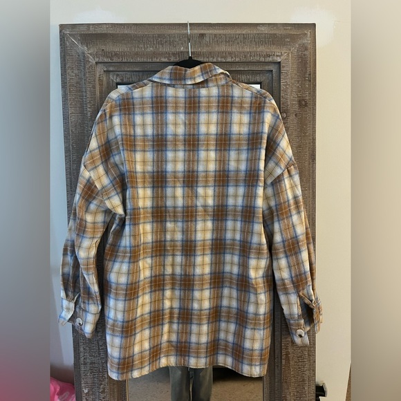 Multi colored flannel. Size M. - Picture 2 of 3